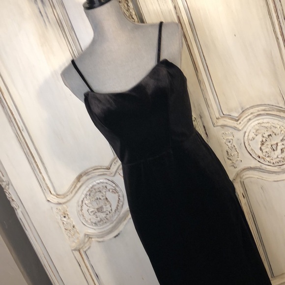 AZAZIE Beautiful Black Velvet High Front Leg Slit Optional Removable Straps S/C - Picture 2 of 16